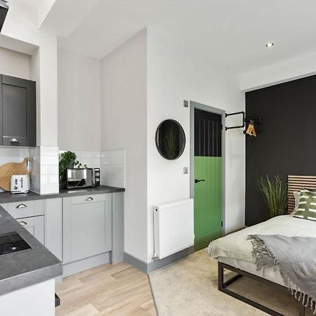 Appartement ✰Onpoint -Modern & Fresh Studio Apt Close To Centre - Convenient!✰ à Beeston  Extérieur photo