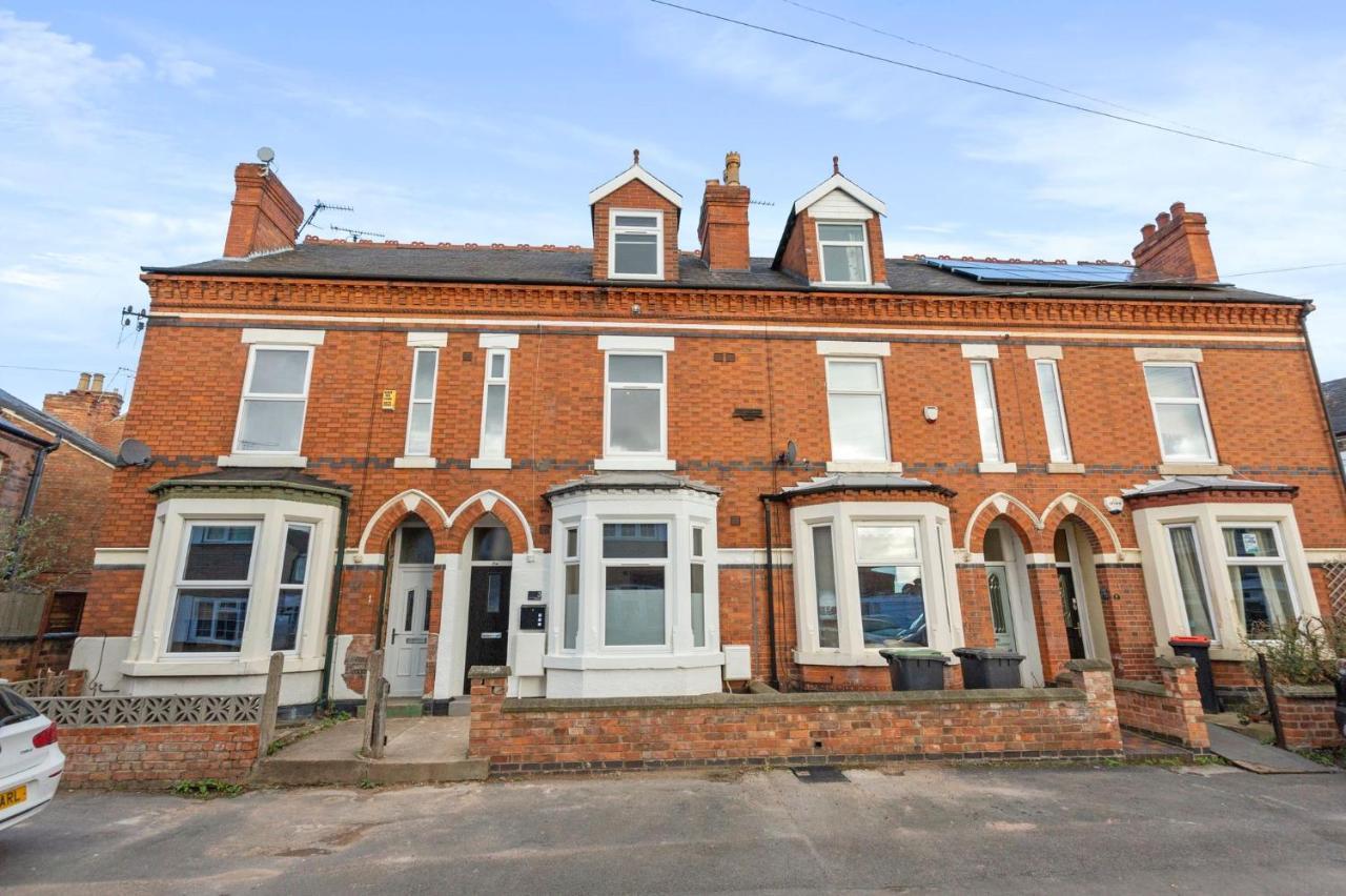 Appartement ✰Onpoint -Modern & Fresh Studio Apt Close To Centre - Convenient!✰ à Beeston  Extérieur photo