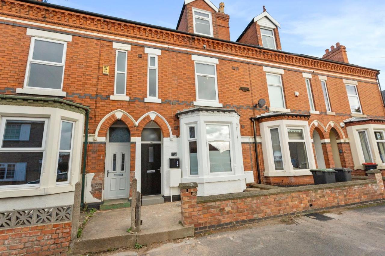 Appartement ✰Onpoint -Modern & Fresh Studio Apt Close To Centre - Convenient!✰ à Beeston  Extérieur photo